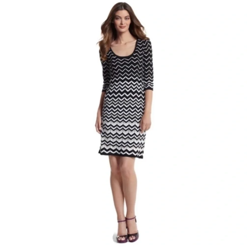 WHITE HOUSE BLACK MARKET Chevron Black Tan White Knit Dress Women’s XS
